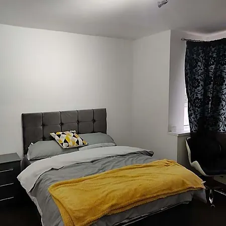 Super 7bed House - Hot Tub - Large Gathering Meets